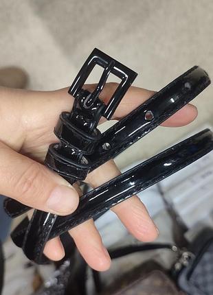 Ремень лаковый с строчкой в золотые 1,5см под платье ремень эко кожа узкий в брюки женский, ремень черный лак, пояс под платье из искусственной кожи