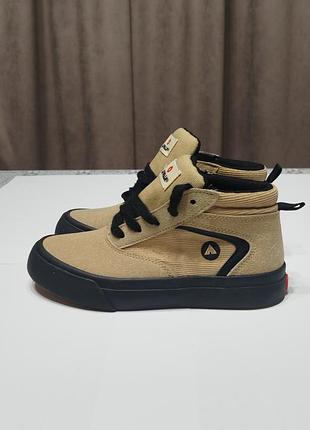 Оригінал! кеди дитячі (для хлопчика) nike lunar trail shoes 36281005
у дуже хорошому стані та оригінальне взуття
nike lunar trail shoes