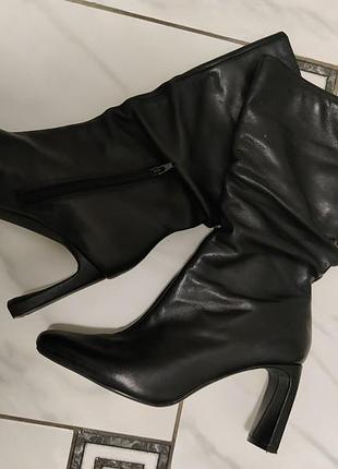 Високі чоботи. саподки шкіряні