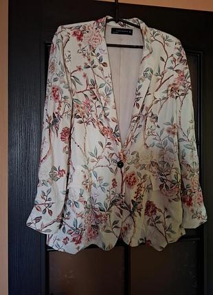 Пиджак с цветочным принтом женский