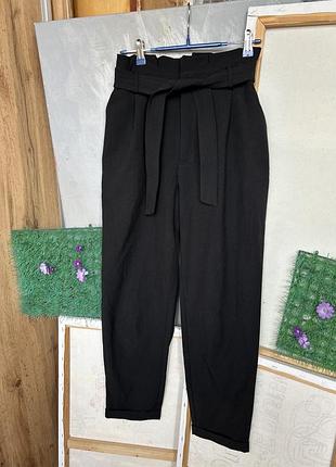 Чорні штани на резинці із поясом прямі m