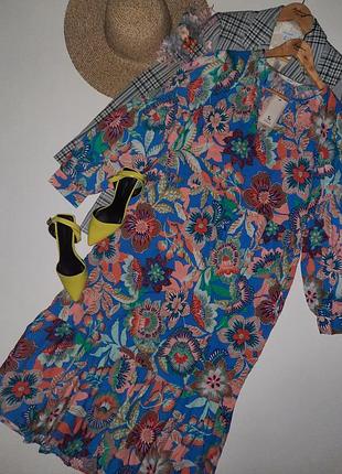 Романтична нова сукня  у квітковий принт