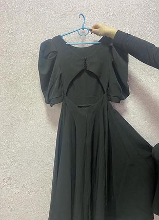 Випускне плаття , одягала один раз , розмір хс,довжина нижче коліна , від плеча до локтя рукав йде фонариком , за дод. інформацією звертайтесь в лс