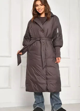 Куртка женская удлиненная зимняя шоколадного цвета