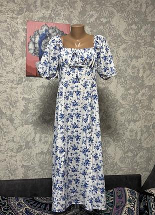 Сукня жіноча біла з квітковим принтом