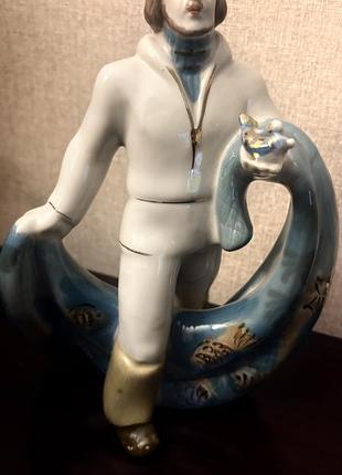 Порцелянова статуетка