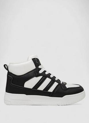 Кроссовки женские зимние на меху, цвет черно-белый