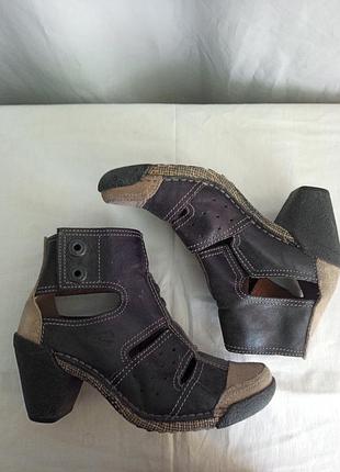 Ботіль'они жіночі camel active