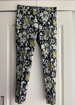 Хлопковые зауженные брюки в цветы