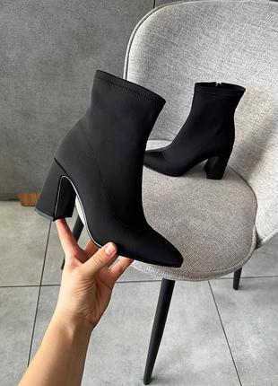 Женские ботинки