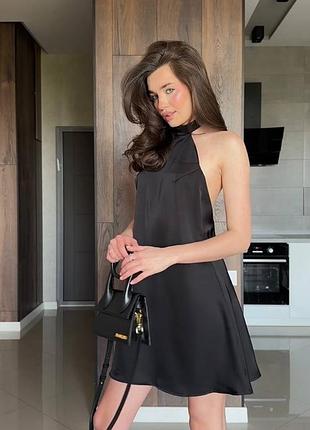 Женское шелковое платье с открытой спиной