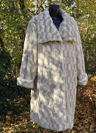 Неймовірна шубка з еко хутра