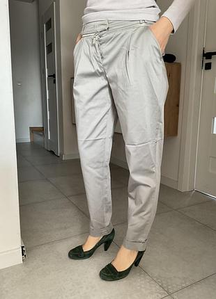 Зауженные брюки с заниженной талией италия