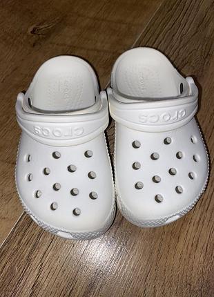 Crocs босоніжки сандалі