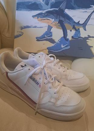 Кроссовки adidas