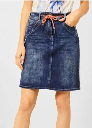 Джинсовая юбка со шнурком на талии