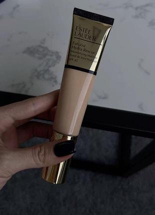 Тональна основа estee lauder futurist