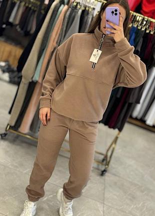 Флисовый спортивный костюм беж черный