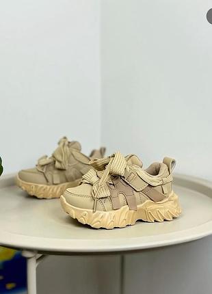 Кросівки дитячі нові