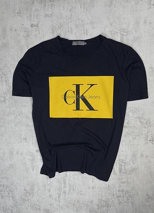 Calvin klein jeans темно-синя бавовняна футболка ck logo regular fit