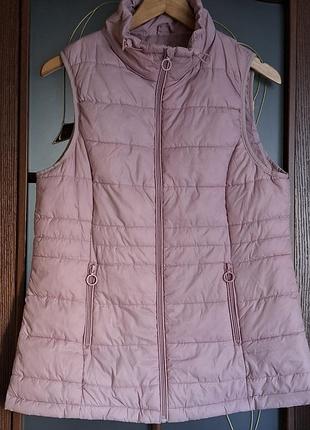 Стеганая жилетка