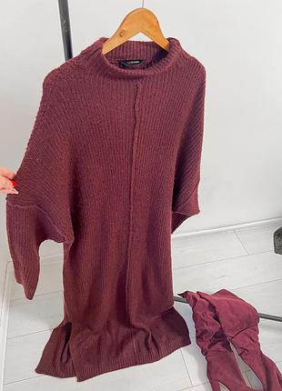 Тепла бордова сукня