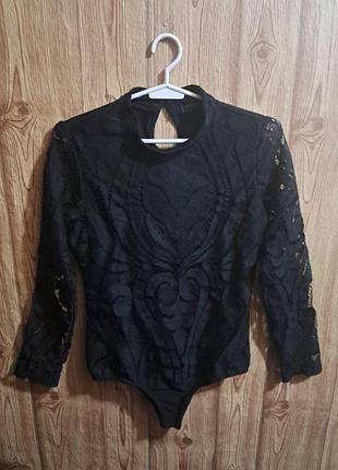 Элегантное черное боди с кружевными рукавами