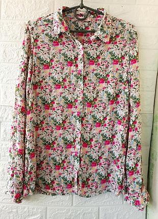 Красивая женская рубашка