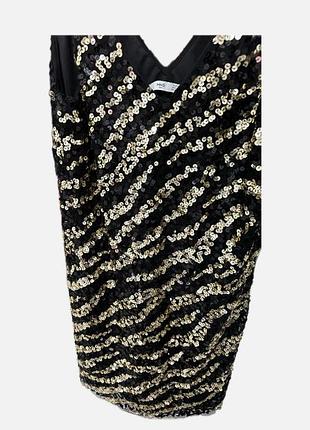 Платье в паетках