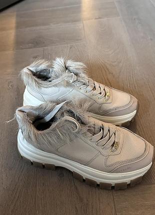 Теплі кросівки uterque