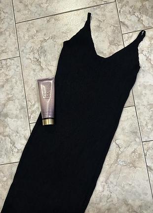 Сукня пряма чорна на бретелях