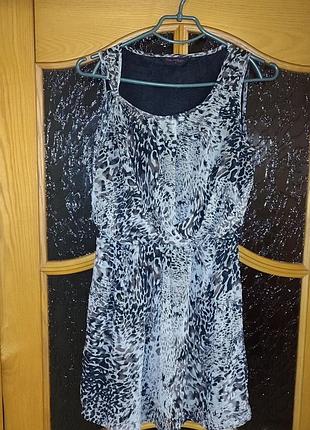 Жіноча коротка сукня