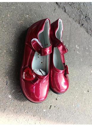 Лаковые туфли