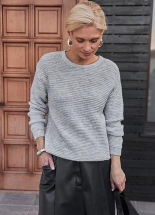 Сірий светр з преміальної вовняної пряжі з додаванням мохеру
