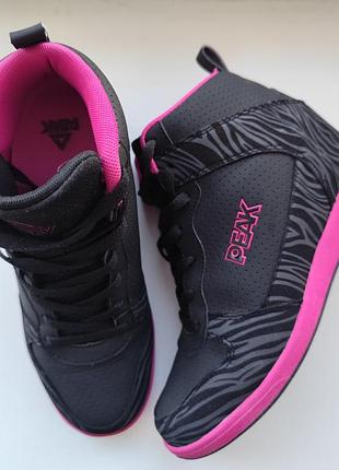 Жіночі осінні черевики (снікерси).