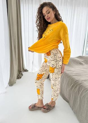 Жіноча тепла піжама із вінні пухом