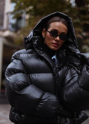 Дутый пуховик глянцевый пуфер с капюшоном