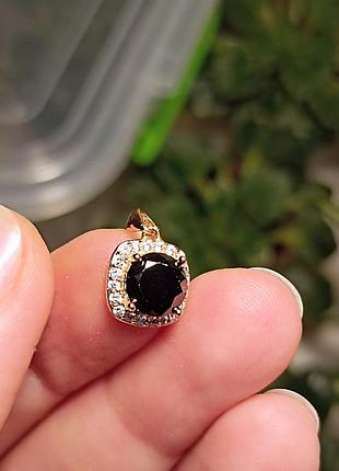 Підвіс xuping з темним каменем медичне золото новий