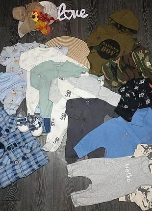 Детские вещи на новорожденных