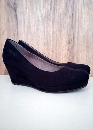 Немецкие женские туфли Tamaris, черные лодочки на танкетке, лето деми, р. 37-37.5