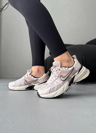 Nike v2k runtekk light pink