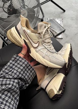 Nike v2k runtekk light brown
