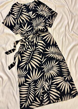 Довга сукня  на ґудзиках