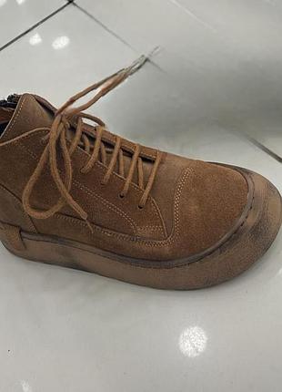 Зимние замшевые ботинки