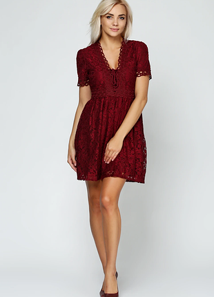 Платье кружевное бордовое размером m