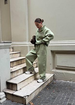 Жіночий костюм