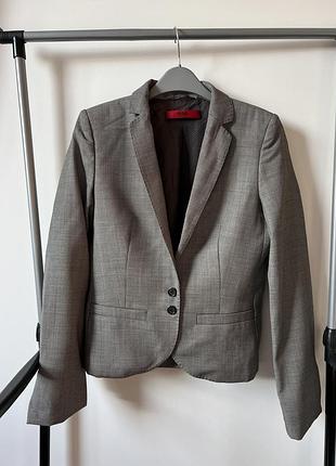 Жіночий піджак hugo boss