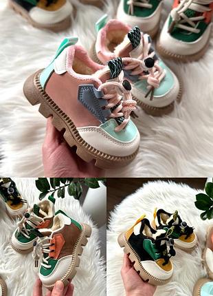 Теплі чобітки для дівчинки всередині тепла хутро колір рожевий чорний шоколадно-помаранчеві різнокольорові моделі дуже теплі якісна модель рекомендую