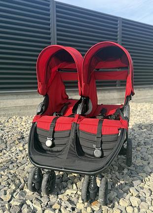 Коляска для двійнят britax