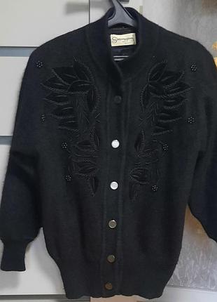 Черная  шерстяная кофта